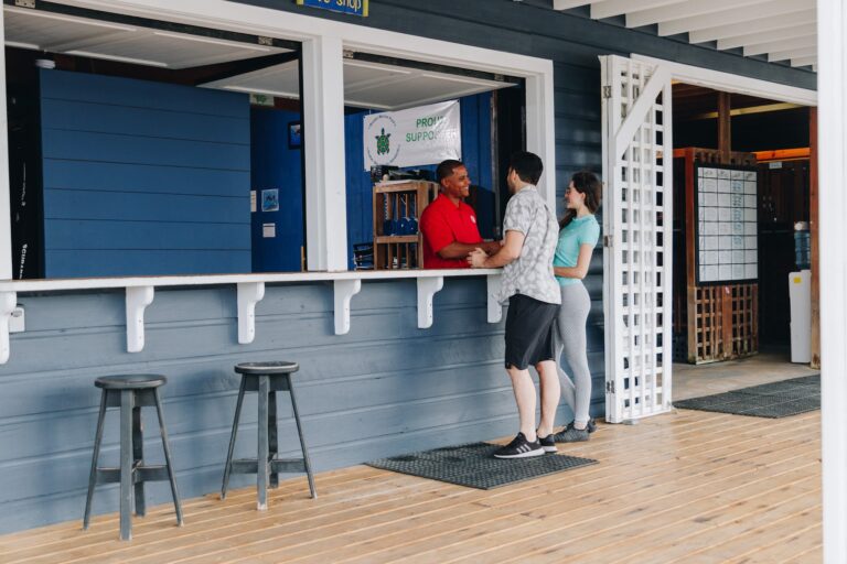 Customer service at Barefoot Divers in Roatan.