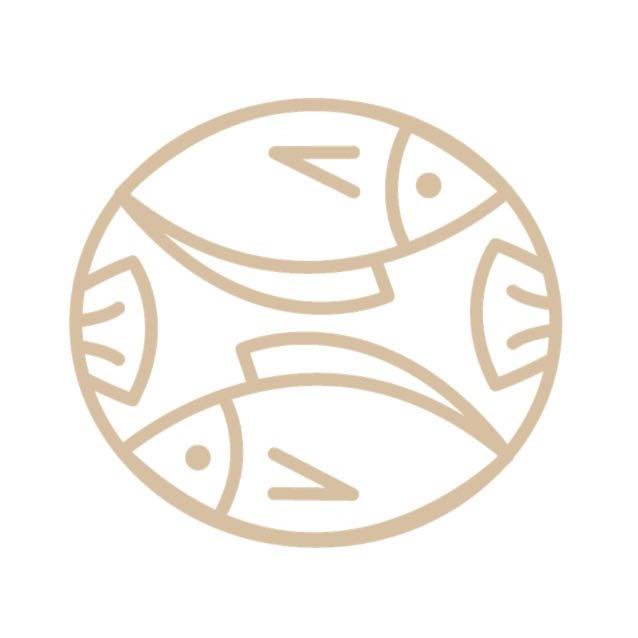 A simple beige line drawing of three fish arranged in a circular pattern, representing a logo associated with seafood or fishing in Roatan, Honduras.