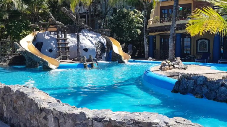 Las Rocas Resort and Dive Center - Image 02 (January 21, 2026)